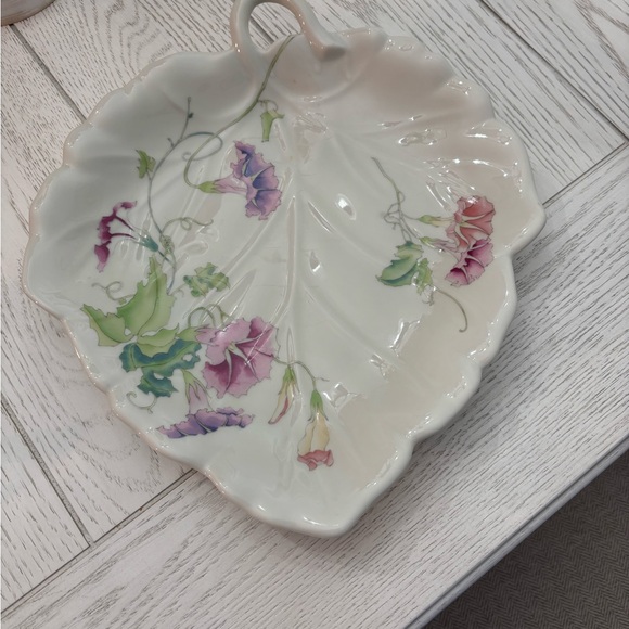 Toyo Other - Toyo Porcelain Serving Dish “Morning Glory”
Leaf Shaped w/Flowers